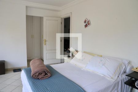 Casa à venda com 520m², 5 quartos e 5 vagas Casa à venda com 520m², 5 quartos e 5 vagasLoft Suíte