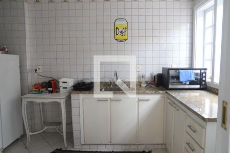 Casa à venda com 520m², 5 quartos e 5 vagas Casa à venda com 520m², 5 quartos e 5 vagasLoft Cozinha