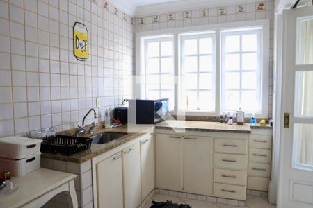 Casa à venda com 520m², 5 quartos e 5 vagas Casa à venda com 520m², 5 quartos e 5 vagasLoft Cozinha