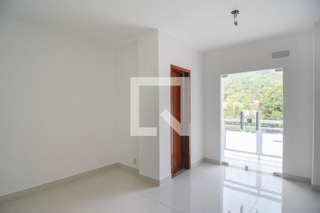 Casa à venda com 105m², 3 quartos e 1 vagaSuíte