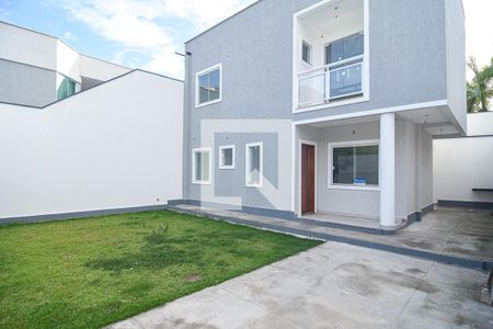 Casa à venda com 105m², 3 quartos e 1 vagaFachada