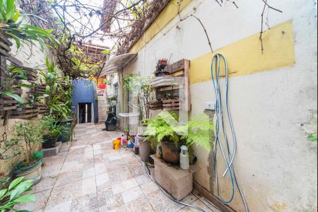 Casa à venda com 40m², 5 quartos e sem vaga Casa à venda com 40m², 5 quartos e sem vagaCorredor externo