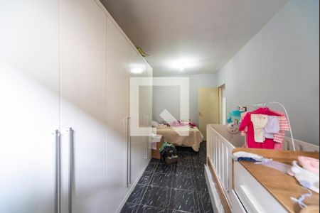 Casa à venda com 40m², 5 quartos e sem vaga Casa à venda com 40m², 5 quartos e sem vagaQuarto casa 3