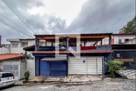 Casa à venda com 40m², 5 quartos e sem vaga Casa à venda com 40m², 5 quartos e sem vagaFachada