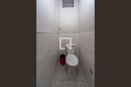 Casa à venda com 40m², 5 quartos e sem vaga Casa à venda com 40m², 5 quartos e sem vagaBanheiro da Garagem 2