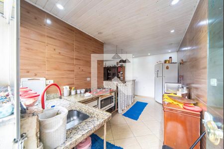 Casa à venda com 40m², 5 quartos e sem vaga Casa à venda com 40m², 5 quartos e sem vagaCozinha casa 2