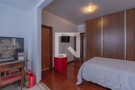 Apartamento à venda com 243m², 4 quartos e 2 vagasSuíte