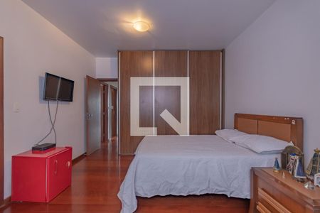 Apartamento à venda com 243m², 4 quartos e 2 vagasSuíte