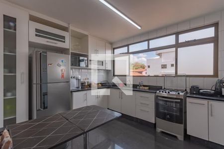 Apartamento à venda com 243m², 4 quartos e 2 vagasCozinha