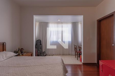 Apartamento à venda com 243m², 4 quartos e 2 vagasSuíte