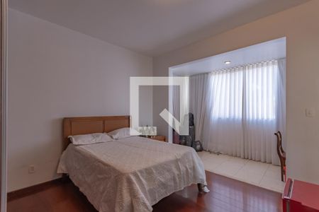 Apartamento à venda com 243m², 4 quartos e 2 vagasSuíte