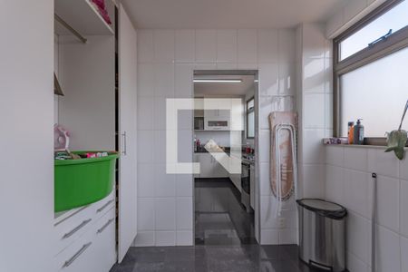Apartamento à venda com 243m², 4 quartos e 2 vagasLavanderia