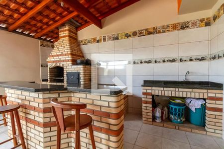 Casa à venda com 210m², 3 quartos e sem vagaÁrea de Serviço e Churrasqueira