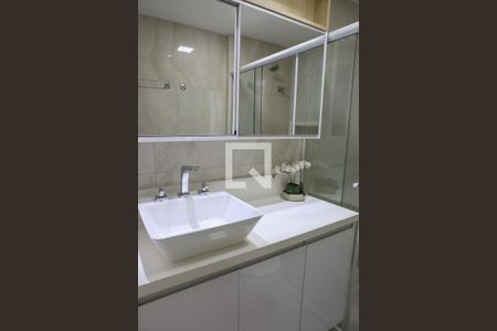 Apartamento para alugar com 78m², 2 quartos e 2 vagas Apartamento para alugar com 78m², 2 quartos e 2 vagasBanheiro da Suite