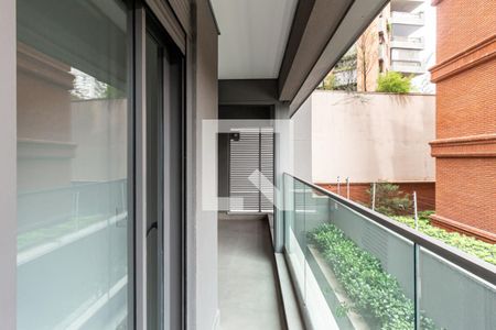 Apartamento à venda com 260m², 3 quartos e 3 vagas Apartamento à venda com 260m², 3 quartos e 3 vagasVaranda da Suíte 2