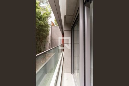 Apartamento à venda com 260m², 3 quartos e 3 vagas Apartamento à venda com 260m², 3 quartos e 3 vagasVaranda da Suíte 3