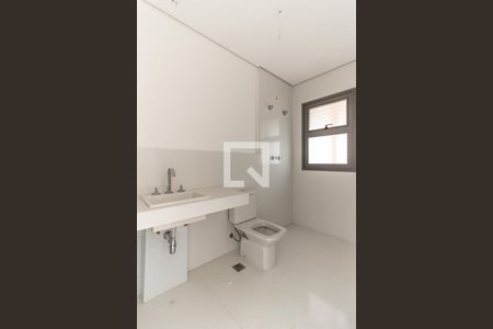Apartamento à venda com 260m², 3 quartos e 3 vagas Apartamento à venda com 260m², 3 quartos e 3 vagasBanheiro da Suíte 3