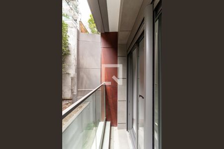 Apartamento à venda com 260m², 3 quartos e 3 vagas Apartamento à venda com 260m², 3 quartos e 3 vagasVaranda da Suíte 1