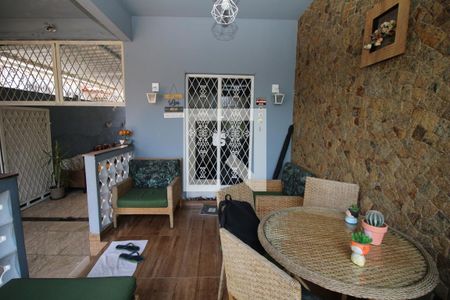 Casa à venda com 300m², 3 quartos e 2 vagasvaranda