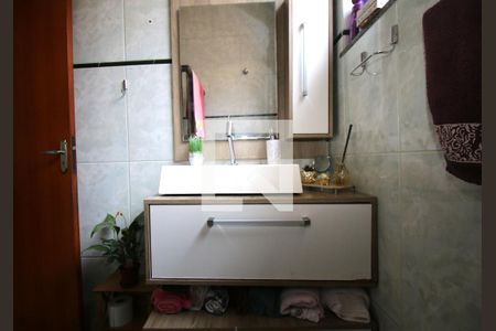 Casa à venda com 300m², 3 quartos e 2 vagasBanheiro 1