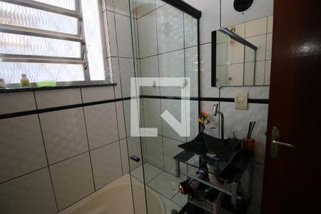 Casa à venda com 300m², 3 quartos e 2 vagasBanheiro 2