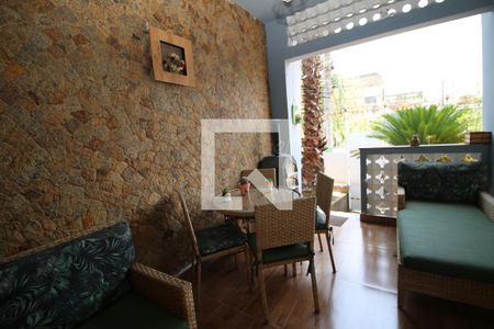 Casa à venda com 300m², 3 quartos e 2 vagasvaranda