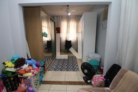 Quarto 2 de casa à venda com 3 quartos, 300m² em Brás de Pina, Rio de Janeiro