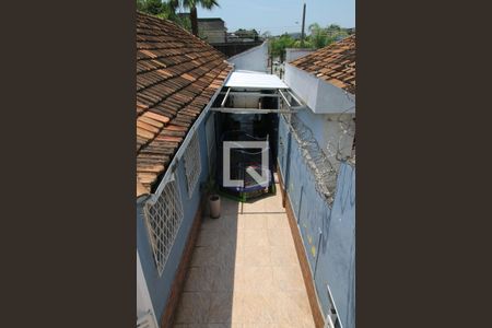 Casa à venda com 300m², 3 quartos e 2 vagasQuintal - Corredor lateral