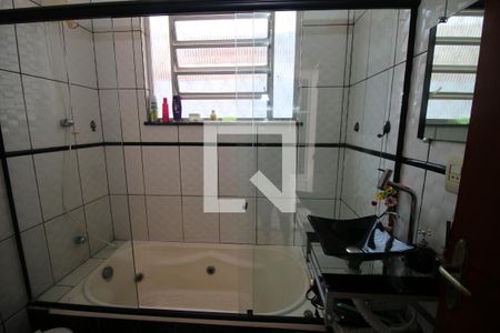 Casa à venda com 300m², 3 quartos e 2 vagasBanheiro 2