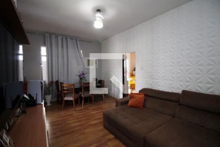 Sala de casa à venda com 3 quartos, 300m² em Brás de Pina, Rio de Janeiro