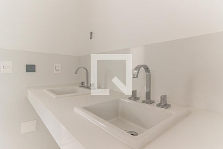 Apartamento à venda com 260m², 3 quartos e 3 vagasBanheiro da Suíte 1