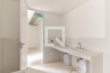 Apartamento à venda com 260m², 3 quartos e 3 vagasBanheiro da Suíte 1