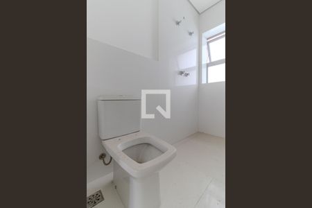 Apartamento à venda com 520m², 4 quartos e 3 vagas Apartamento à venda com 520m², 4 quartos e 3 vagasBanheiro 1 da Suíte 1