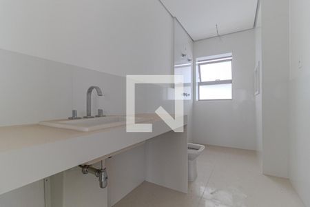 Apartamento à venda com 520m², 4 quartos e 3 vagas Apartamento à venda com 520m², 4 quartos e 3 vagasBanheiro 1 da Suíte 1