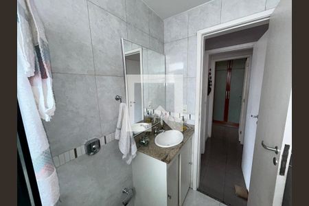 Apartamento à venda com 220m², 3 quartos e 2 vagasBanheiro da Suíte