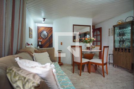 Sala de casa à venda com 4 quartos, 140m² em Vila Jardim, Porto Alegre