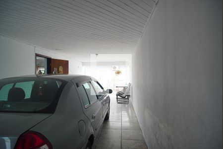 Casa à venda com 140m², 4 quartos e 4 vagasGaragem - Três Vagas