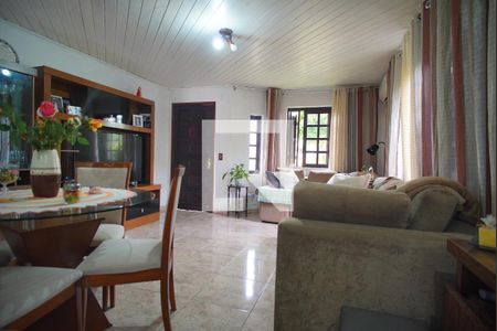 Sala de casa à venda com 4 quartos, 140m² em Vila Jardim, Porto Alegre