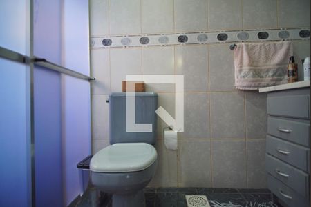 Casa à venda com 140m², 4 quartos e 4 vagasBanheiro da Suíte