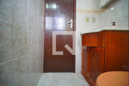 Casa à venda com 140m², 4 quartos e 4 vagasBanheiro Corredor