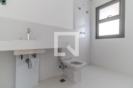 Apartamento à venda com 260m², 3 quartos e 3 vagasBanheiro da Suíte 2