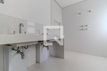 Apartamento à venda com 260m², 3 quartos e 3 vagasBanheiro da Suíte 3
