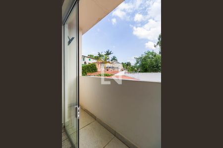 Casa à venda com 575m², 4 quartos e 11 vagasQuarto 2/varanda