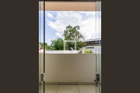 Casa à venda com 575m², 4 quartos e 11 vagasQuarto 2/varanda