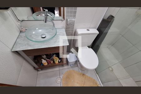 Apartamento para alugar com 69m², 2 quartos e 1 vaga Apartamento para alugar com 69m², 2 quartos e 1 vagaBanheiro social
