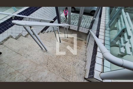Apartamento para alugar com 69m², 2 quartos e 1 vaga Apartamento para alugar com 69m², 2 quartos e 1 vagaEscada Rampa