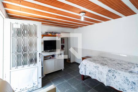Casa à venda com 203m², 2 quartos e 4 vagasEdícula 1 - Sala/Quarto