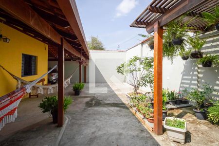 Casa à venda com 203m², 2 quartos e 4 vagasEntrada