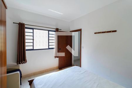 Casa à venda com 203m², 2 quartos e 4 vagasQuarto 2