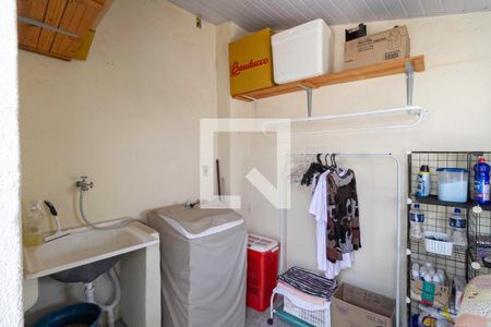 Casa à venda com 203m², 2 quartos e 4 vagasEdícula 1 - Área de serviço 